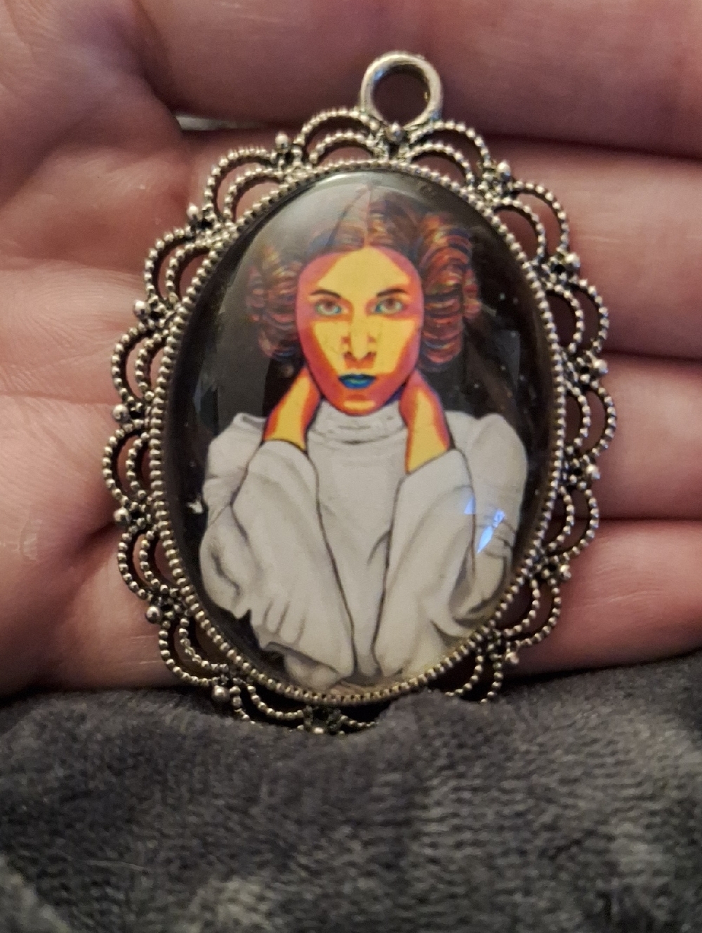 Star Wars: Princess Leia In Technicolor cameo pendant